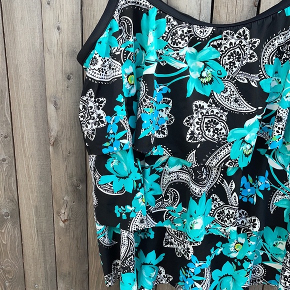 Maxine of Hollywood plus size ruffle tankini top - Picture 3 of 7